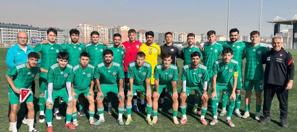 ÇÜ Futbol Takımı Ünilig Eleme Grup Müsabakalarında Şampiyon Oldu