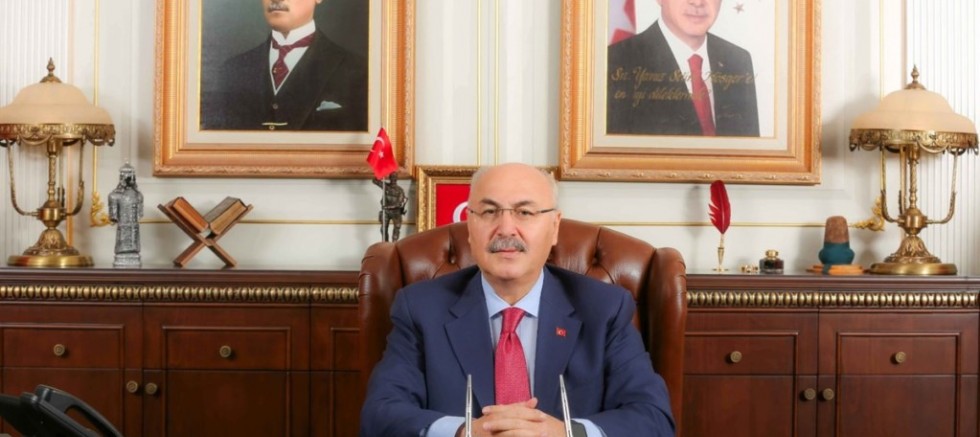 Vali Köşger, “Öğretmenler toplumun geleceğini inşa eder”